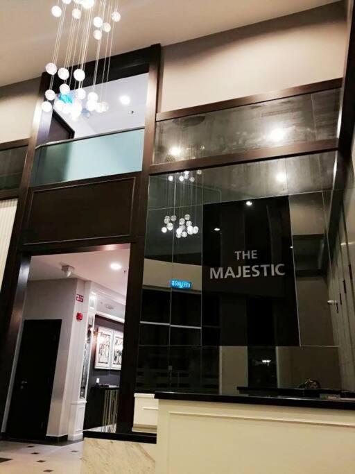 Pangsapuri Town Santorini @majestic 6 Pax *