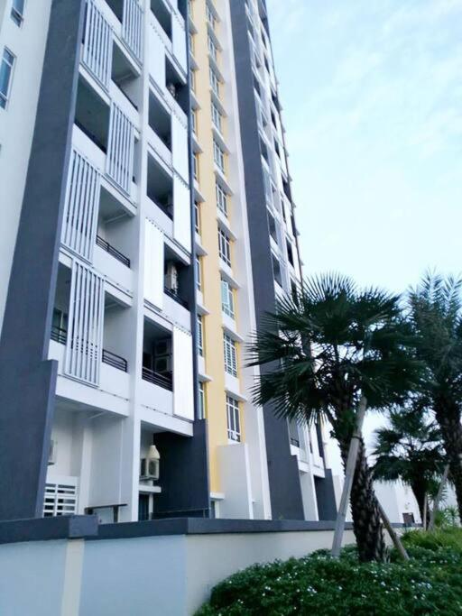 Town Santorini @majestic 6 Pax Ipoh